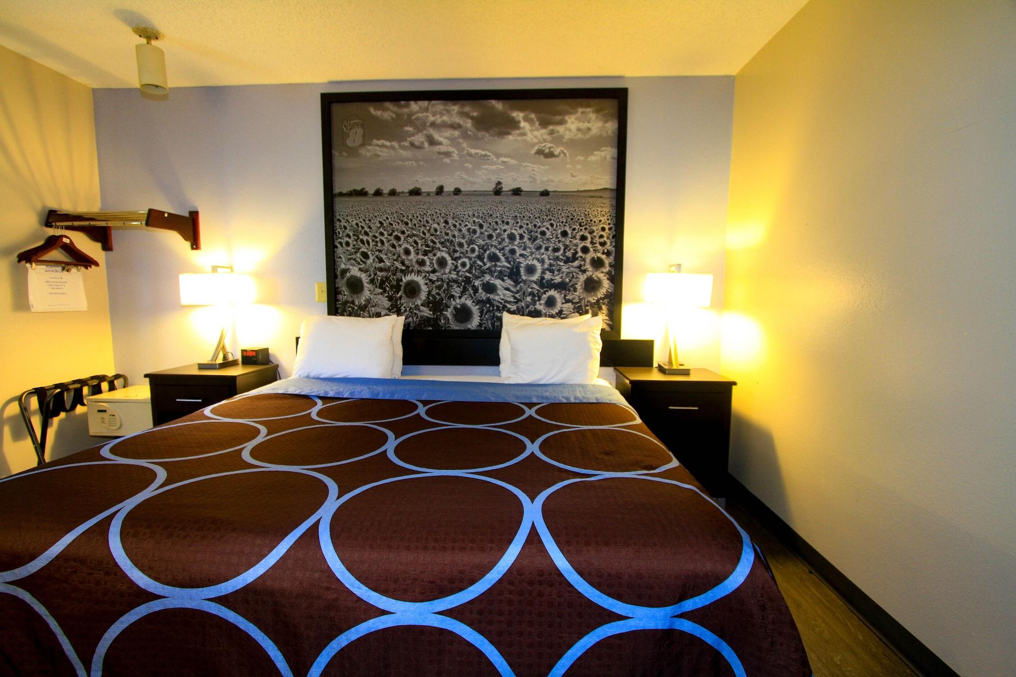 ซูเปอร์ 8 บาย วินด์แฮม เลเนซา โอเวอร์แลนด์ พาร์ค แอเรีย Hotel เลเนกซา ภายนอก รูปภาพ