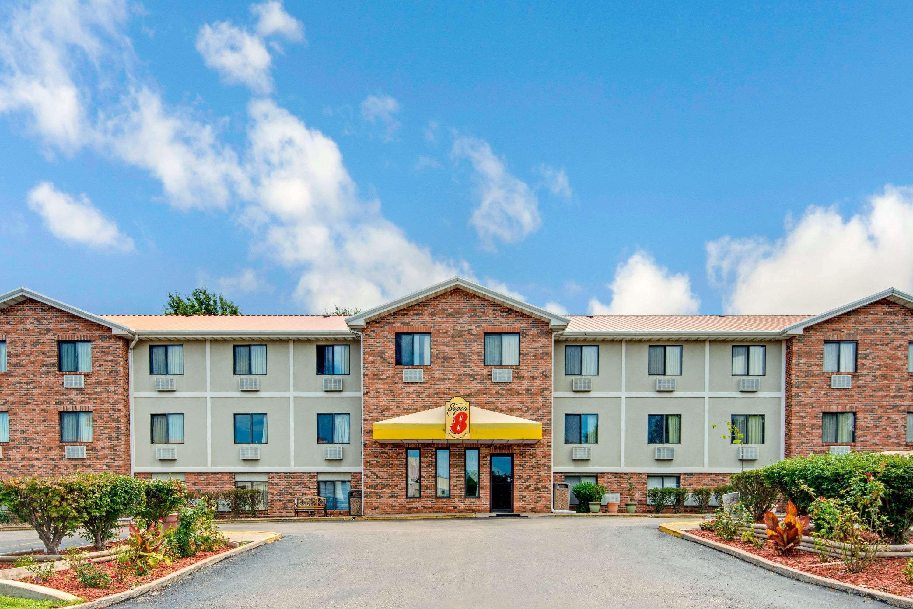 ซูเปอร์ 8 บาย วินด์แฮม เลเนซา โอเวอร์แลนด์ พาร์ค แอเรีย Hotel เลเนกซา ภายนอก รูปภาพ