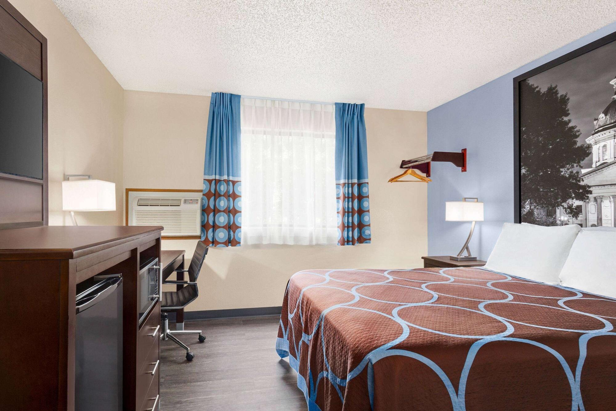 ซูเปอร์ 8 บาย วินด์แฮม เลเนซา โอเวอร์แลนด์ พาร์ค แอเรีย Hotel เลเนกซา ภายนอก รูปภาพ