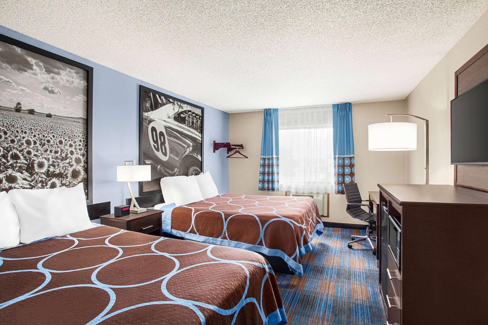 ซูเปอร์ 8 บาย วินด์แฮม เลเนซา โอเวอร์แลนด์ พาร์ค แอเรีย Hotel เลเนกซา ภายนอก รูปภาพ